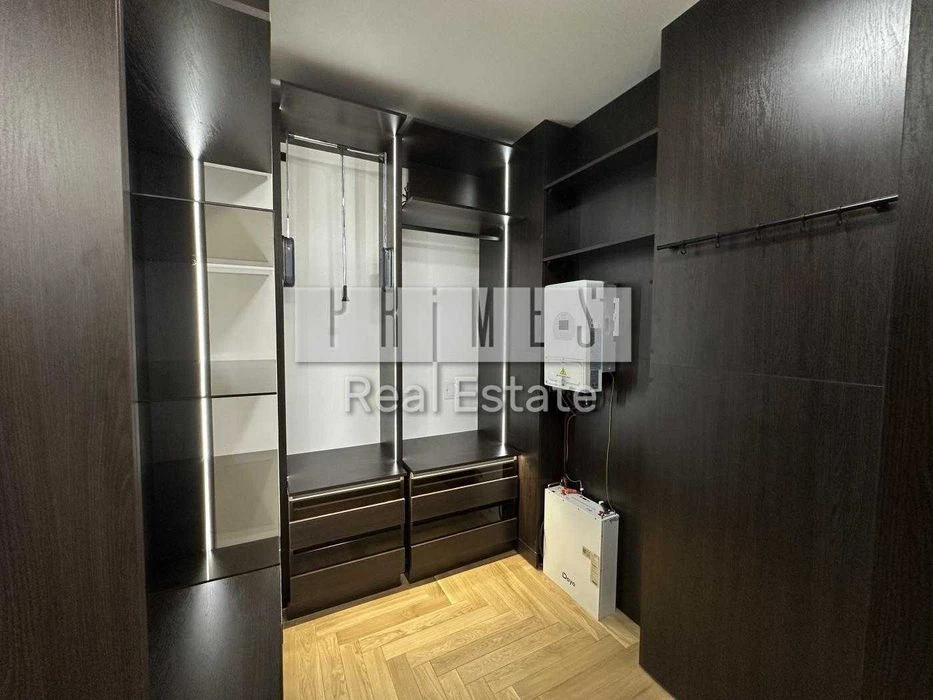 Продажа 3к квартиры 100 м², ЖК Бульвар Фонтанов, ул. Иоанна