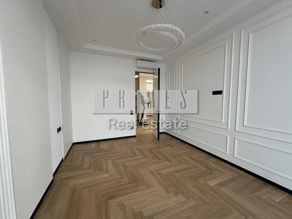 Продажа 3к квартиры 100 м², ЖК Бульвар Фонтанов, ул. Иоанна