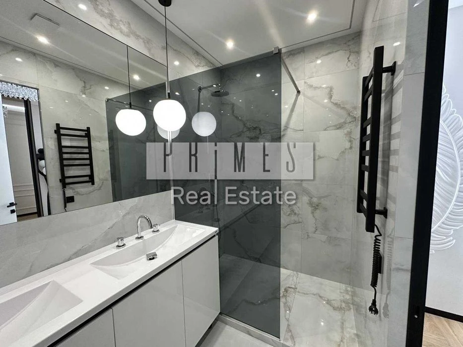 Продажа 3к квартиры 100 м², ЖК Бульвар Фонтанов, ул. Иоанна