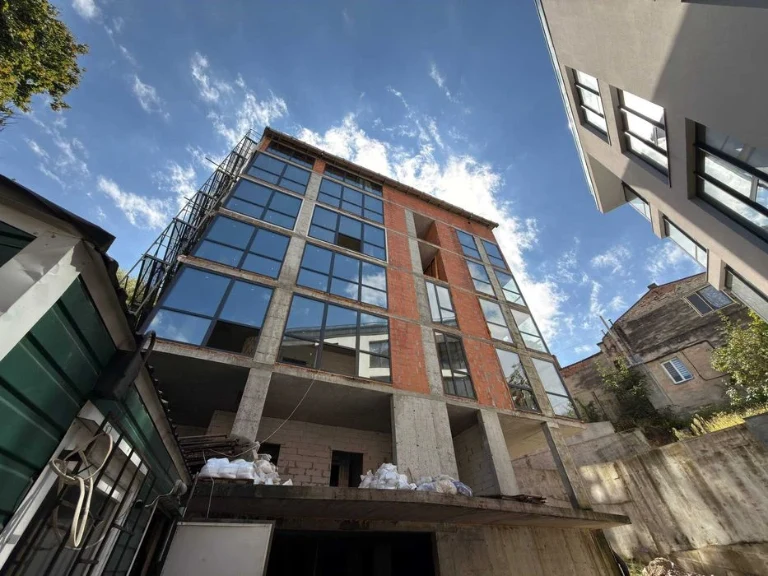 Продаж 2-кімнатної квартири  · вул. Ярославенка, 23А 110 м²