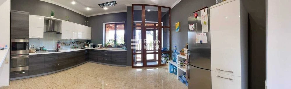 Продаж укомплектованого будинку з автономними комунікаціями