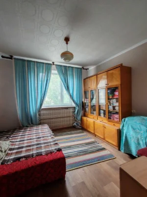I am selling a spacious 3-room apartment with an improved layout.