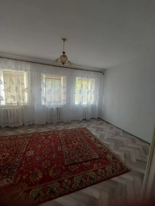 Продаєтся окремий будинок  за  Зупинкою Жукова