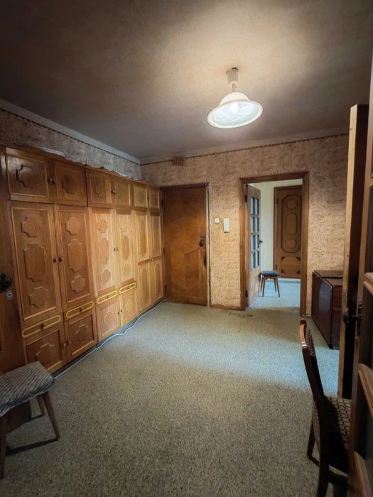 I am selling a spacious 3-room apartment with an improved layout.