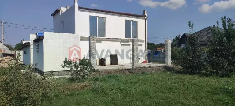 Продам теплий будинок 205м2 з газом та електро, 10 сот. біля
