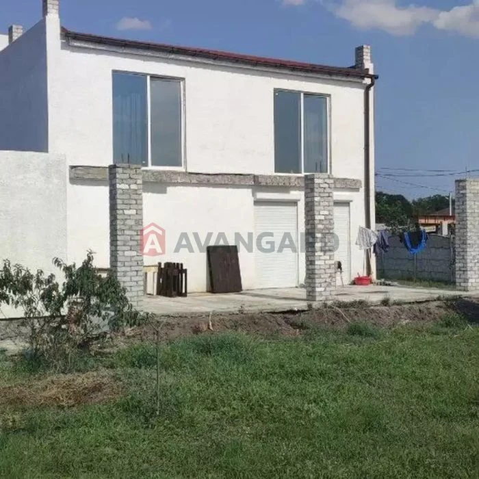 Продам теплий будинок 205м2 з газом та електро, 10 сот. біля
