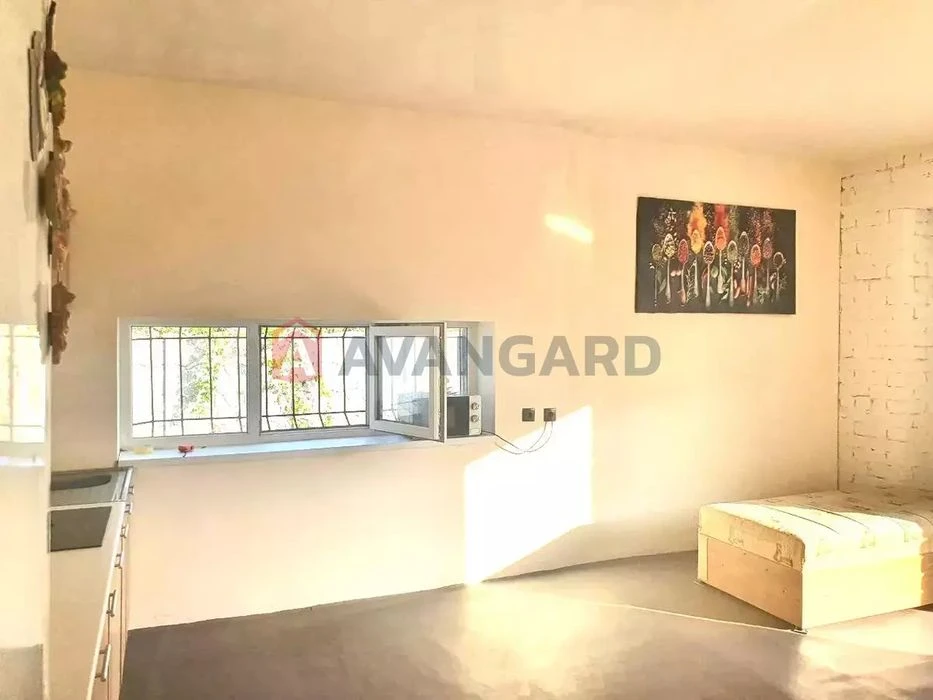 Продам теплий будинок 205м2 з газом та електро, 10 сот. біля