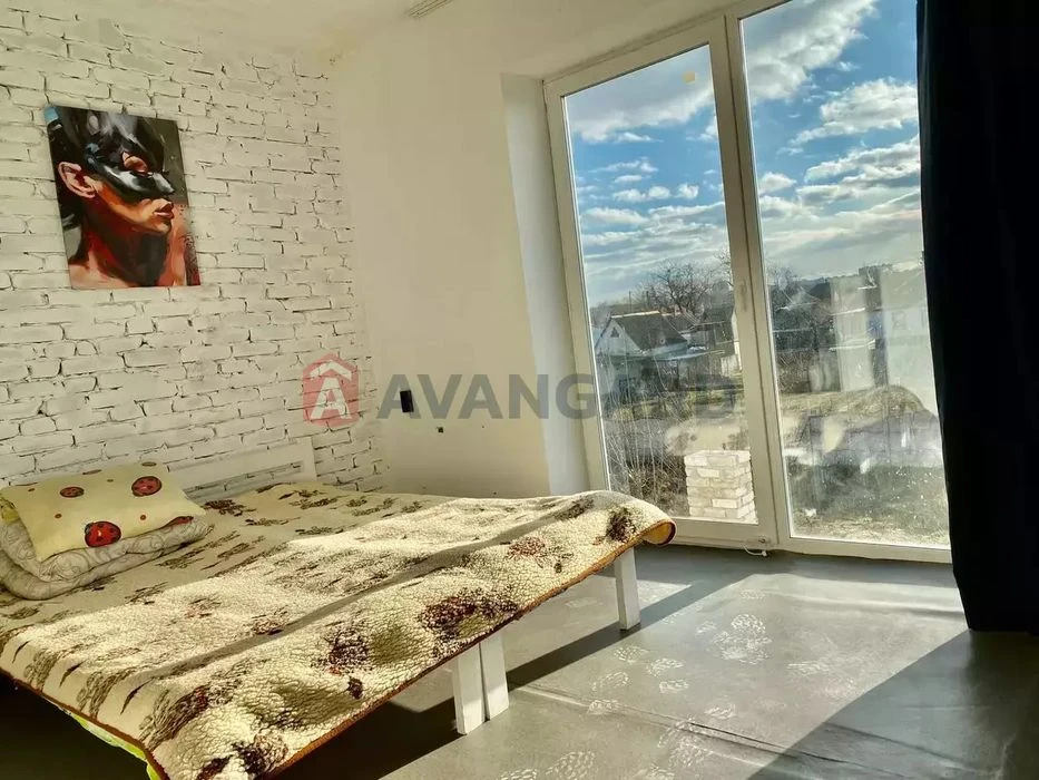 Продам теплий будинок 205м2 з газом та електро, 10 сот. біля