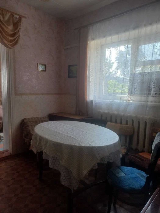 Продається будинок неподалек моря