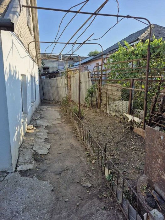 Продається будинок неподалек моря