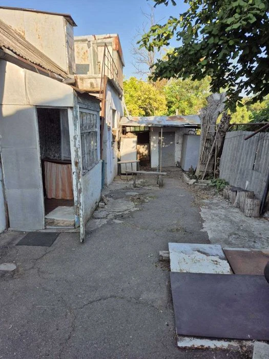 Продається будинок неподалек моря