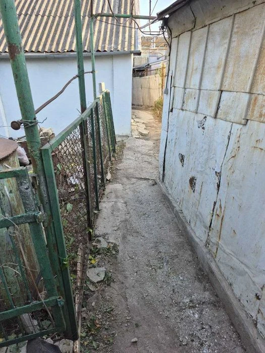 Продається будинок неподалек моря