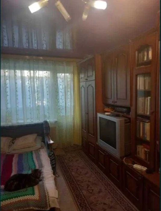 Продам 1-кімнатну квартиру, 10 хвилин від метро Індустріальн