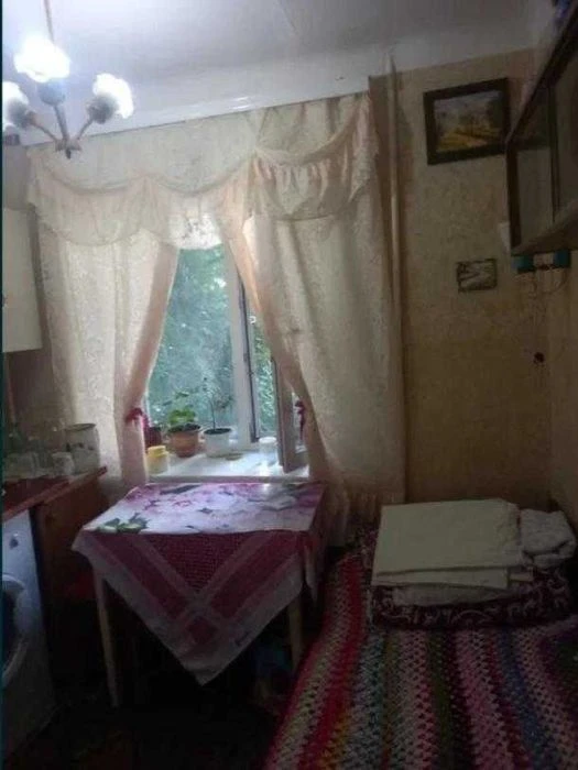 Продам 1-кімнатну квартиру, 10 хвилин від метро Індустріальн