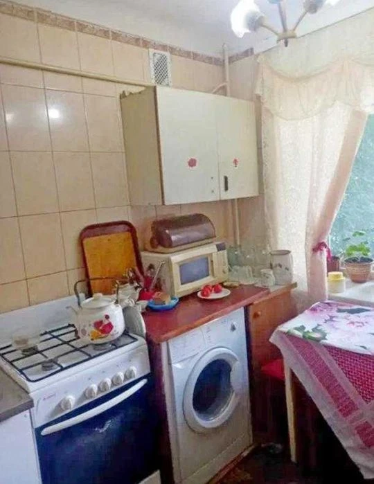 Продам 1-кімнатну квартиру, 10 хвилин від метро Індустріальн