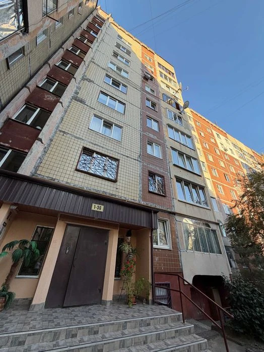 Продаж 1-кімнатної квартири на вул.Полуботка