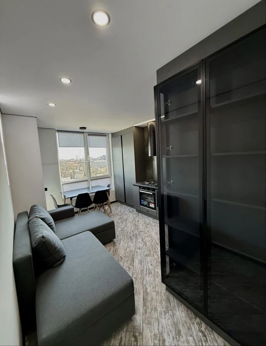 Продаж однокімнатноі квартири в сучасному комлексі