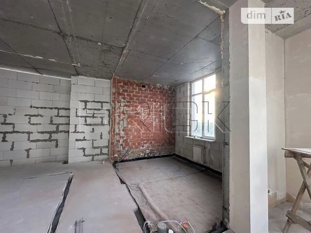 Sale of 1-room apartment 105.8 sq. m on Volodymyr Ivasyuk Ave.