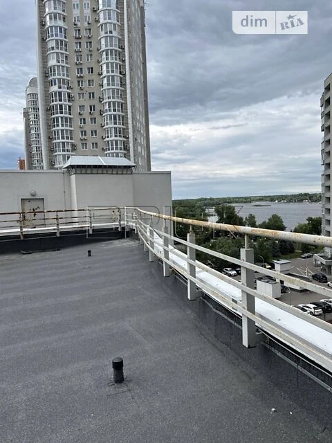 Sale of 1-room apartment 105.8 sq. m on Volodymyr Ivasyuk Ave.