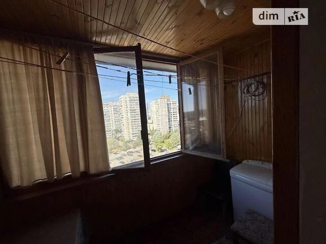 Sale of 3-room apartment 90.1 sq. m. on Larisa Rudenko St. 21A • I