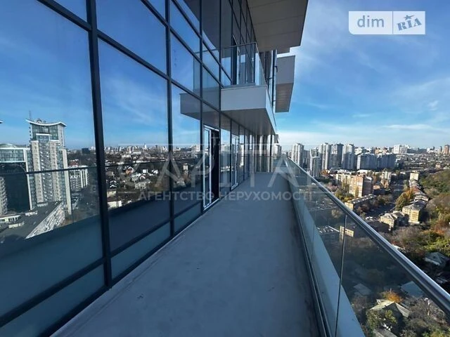 For sale 4-room apartment 200 sq. m. on Zvirynetska St. 70 • ID 347