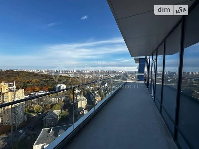 For sale 4-room apartment 200 sq. m. on Zvirynetska St. 70 • ID 347