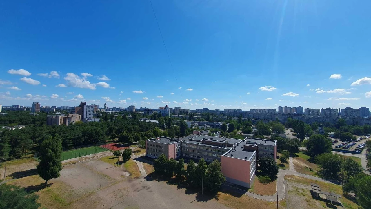 Продаж 2-кімнатної квартири 73 м², Дарницький бул., 8