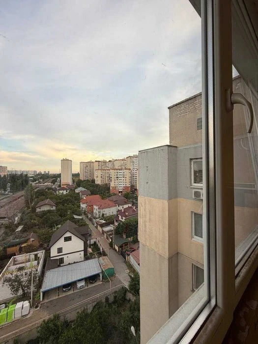 Продам 2-квартиру на Таирова, Левитана.