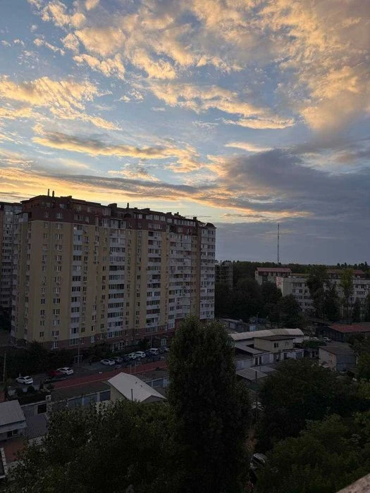Продам 2-квартиру на Таирова, Левитана.