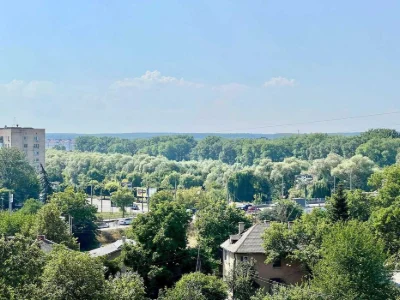 Однокімнатна з сучасним ремонтом та балконом