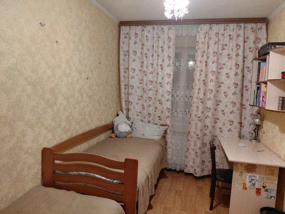 Продам два будинки на одній ділянці