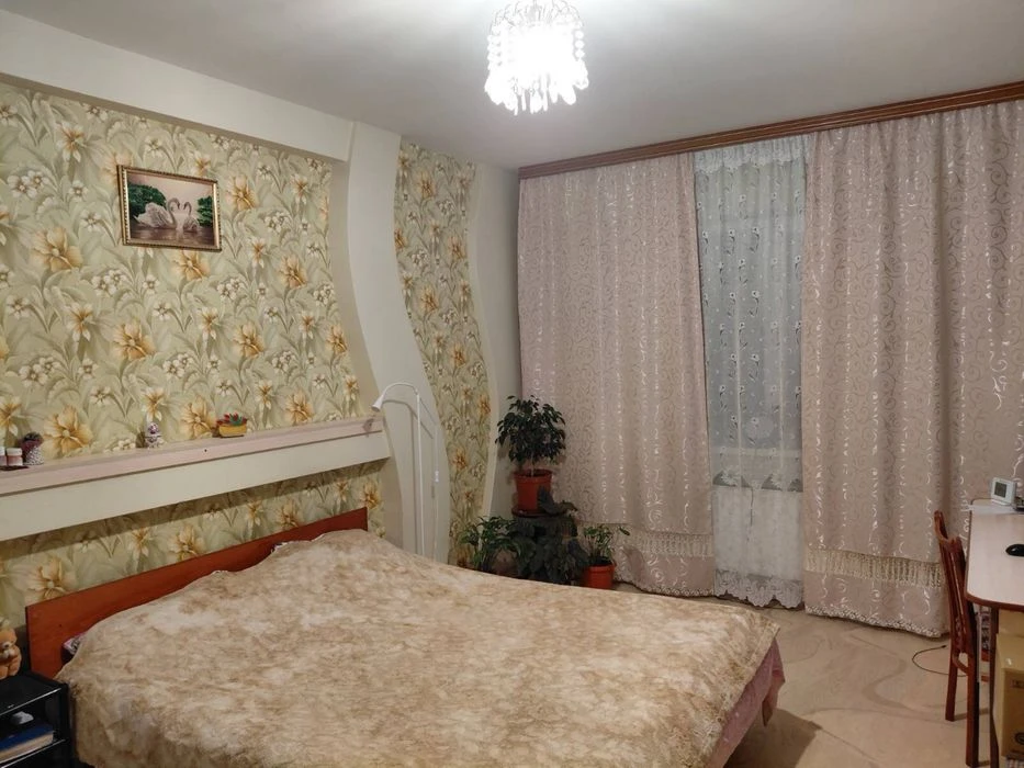 Продам два будинки на одній ділянці