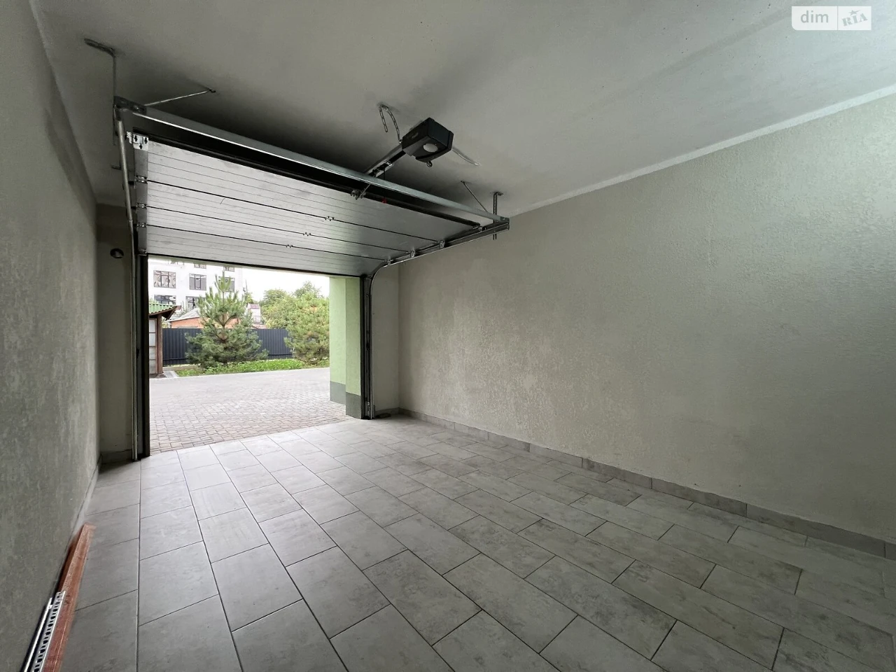 For sale Detached garage Slovianka