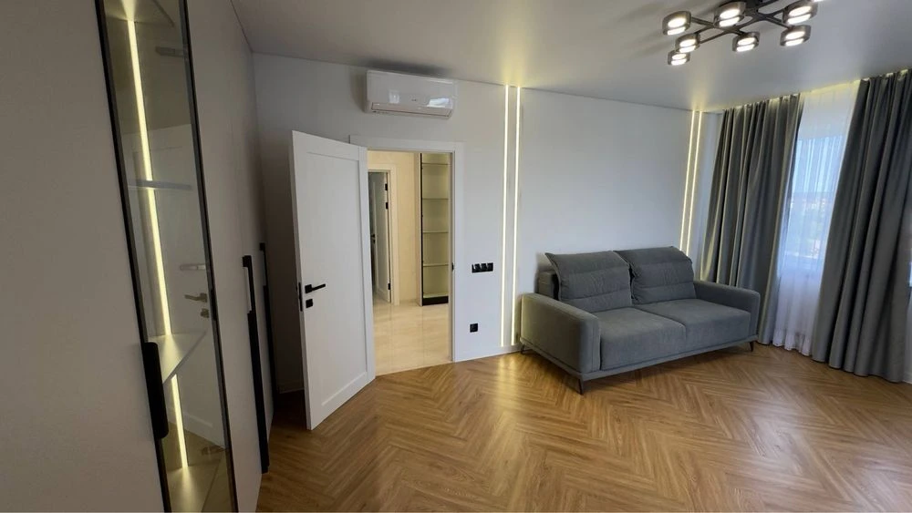 Терміново. Сучасна 2-кімнатна квартира з дизайнерським ремон
