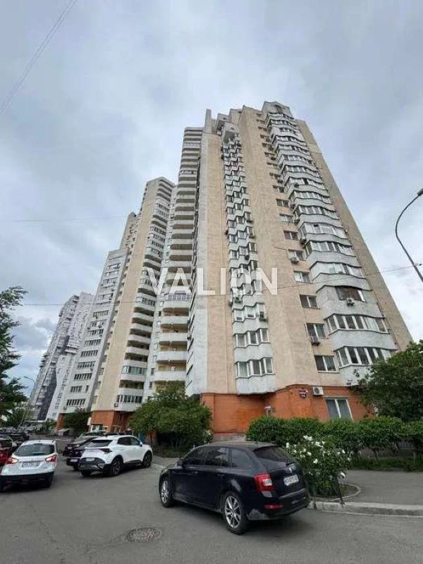 Продаж 2-кімнатної квартири по вул.Срібнокільська, 2а