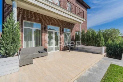 Центр Печерськ, Будинок 450 м2 з ремонтом, Міхновського, Зві