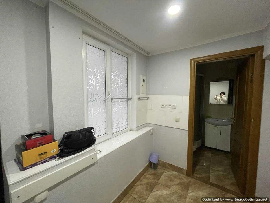 Продаю однокомнатную  квартиру в Центре д1