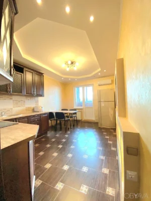 Оренда 3кім. 84м.кв.метро Васильківська, Максимовича 9А.