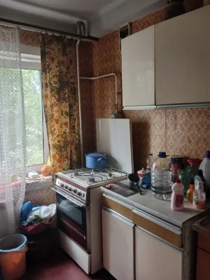 Продам квартиру м. "Дарниця"  8хв. пішки вул. Багалія 6.