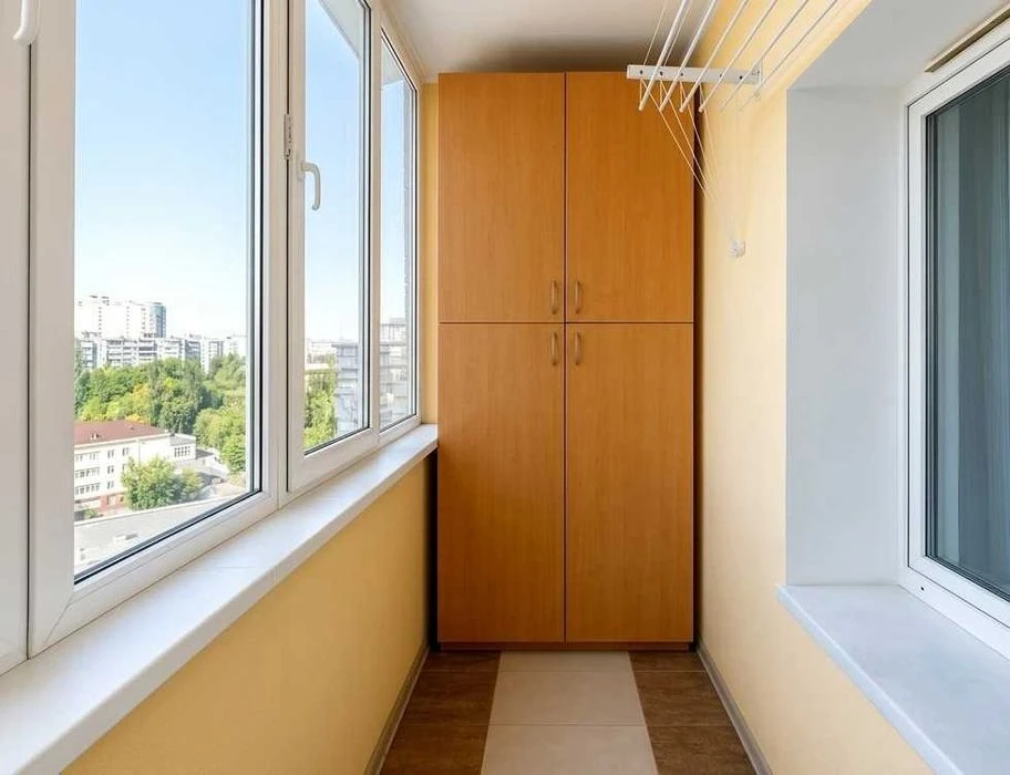 Без комісії !! Торг Продаж 3-кімнатної квартири в Голосіївсь