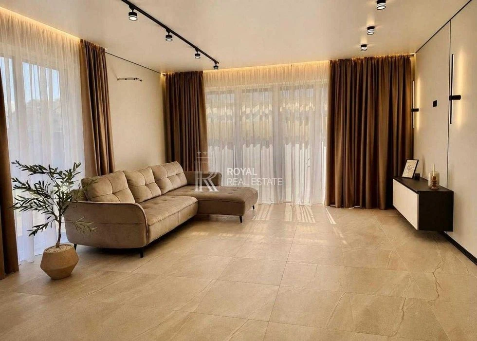Продаж Дуплекс 180 кв. м., 5 соток, з сучасним ремонтом, 3 с
