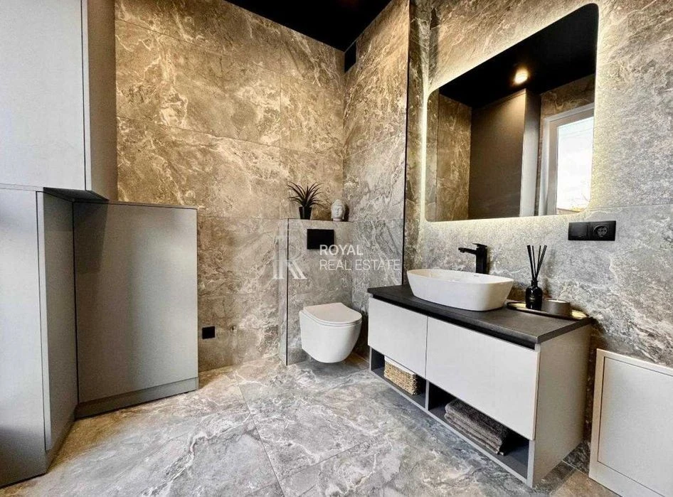 Продаж Дуплекс 180 кв. м., 5 соток, з сучасним ремонтом, 3 с