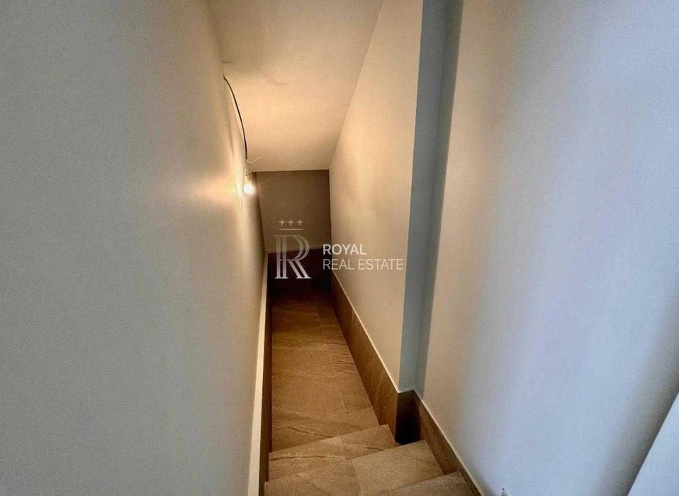 Продаж Дуплекс 180 кв. м., 5 соток, з сучасним ремонтом, 3 с