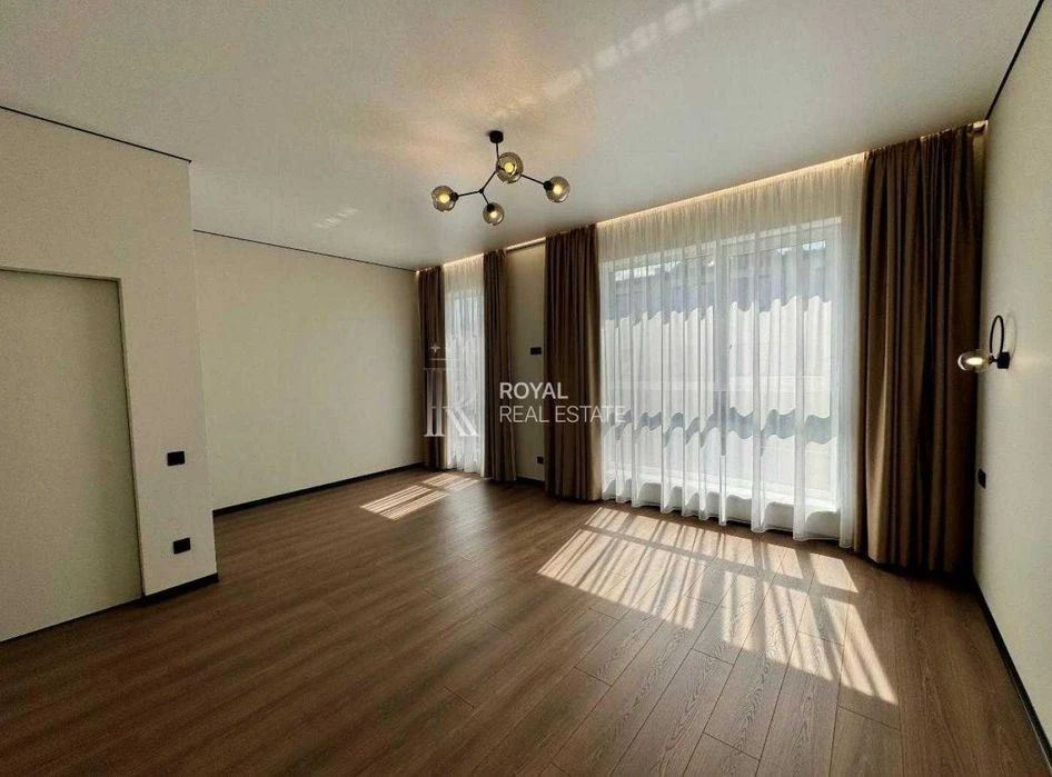 Продаж Дуплекс 180 кв. м., 5 соток, з сучасним ремонтом, 3 с