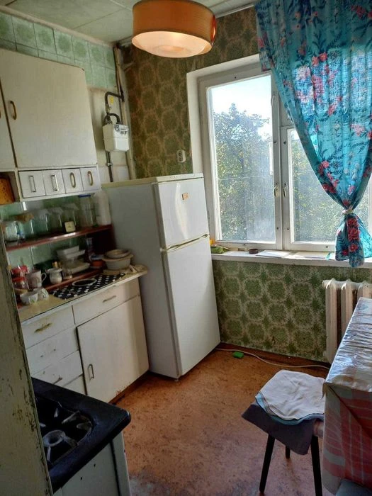 Продам 3 из квартиру м Дворец Спорта ул Каденюка 32000