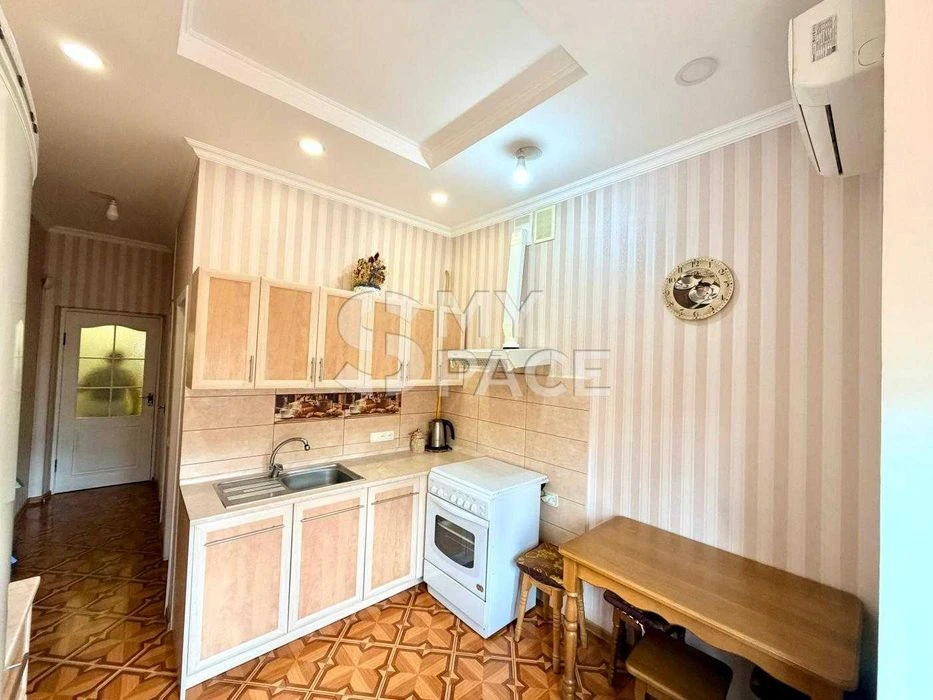 Трикімнатна квартира 87м2 у сталінці, вул. Білоруська