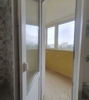 Продам 2-кімнатну квартиру 52 кв.м в цегляному будинку на Ле