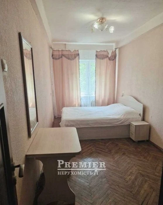 2 кімнатна квартира 45 м² на Черемушках  2й поверх, окремі к