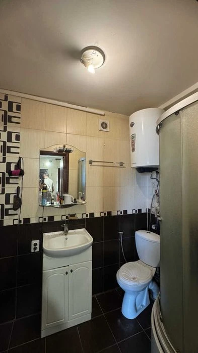 Продаю 1к кв 2/2 Центр.