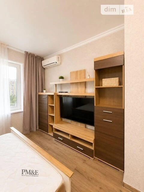 Довготривала оренда 1к квартири на вул. Вишняківська 2 • ID